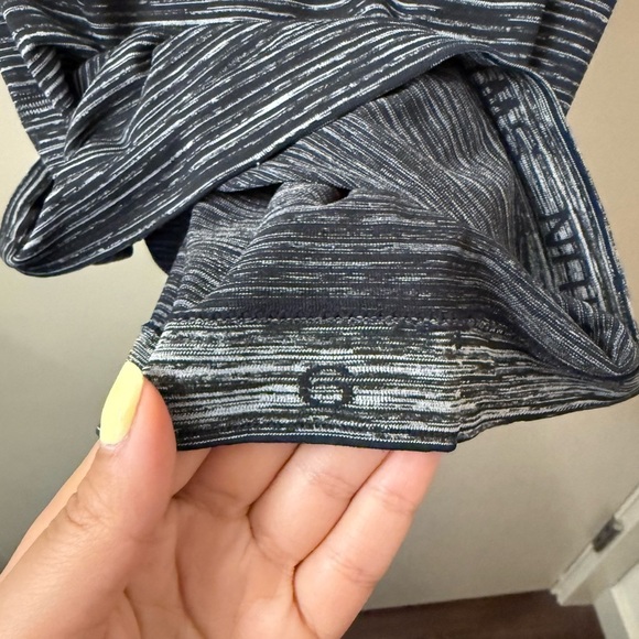 Lululemon Swiftly Speed Racerback Black and Gray Tank Top size 6 - Picture 4 of 6